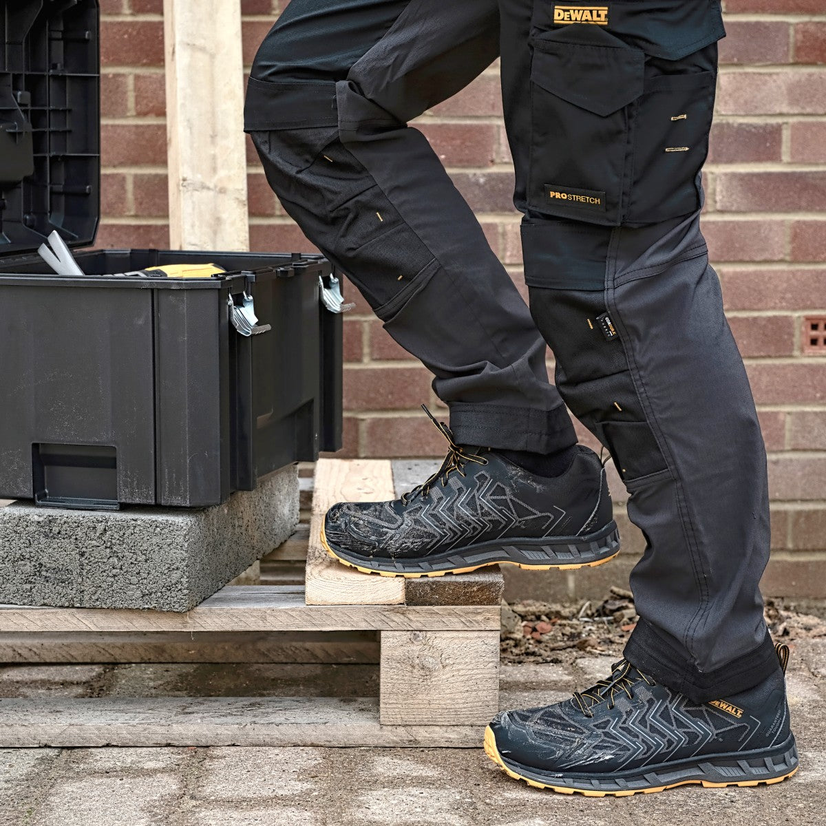 Dewalt safety trainer boots on sale